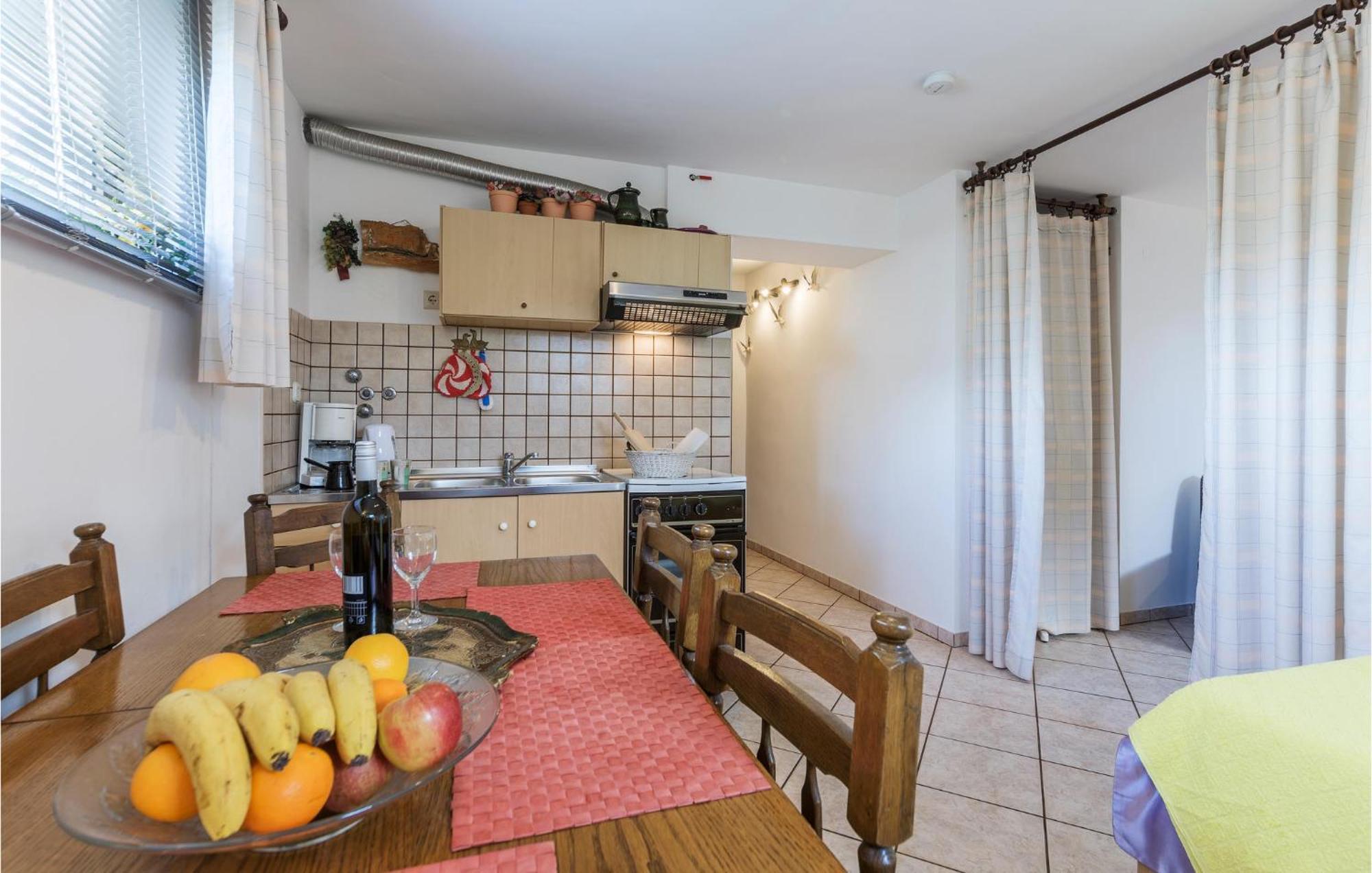 Gorgeous Apartment In Pula With Wifi Exterior photo